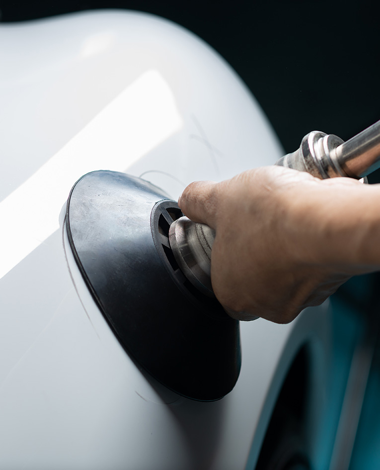 Débosselage sans peinture : réparation de carrosserie